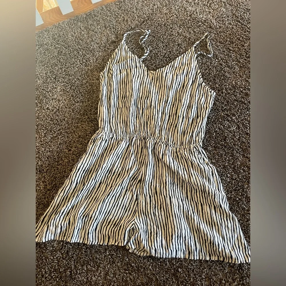 H&M Romper - Picture 1 of 2